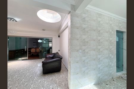 Casa para alugar com 250m², 3 quartos e 4 vagas Casa para alugar com 250m², 3 quartos e 4 vagasSala externa