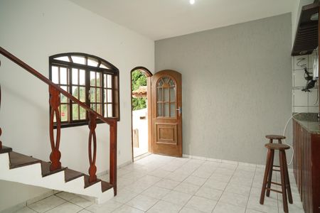 Casa para alugar com 100m², 2 quartos e 2 vagas Casa para alugar com 100m², 2 quartos e 2 vagasSala