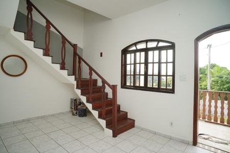 Sala de casa para alugar com 2 quartos, 100m² em Jacaroá, Maricá