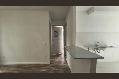 Sala de apartamento para alugar com 2 quartos, 44m² em Recreio dos Bandeirantes, Rio de Janeiro