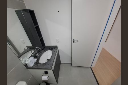 Banheiro  de apartamento para alugar com 1 quarto, 27m² em Centro, Rio de Janeiro