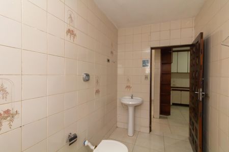 Casa para alugar com 240m², 3 quartos e 6 vagas Casa para alugar com 240m², 3 quartos e 6 vagasBanheiro 2