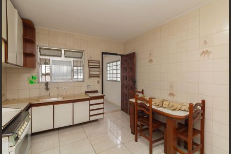 Casa para alugar com 240m², 3 quartos e 6 vagas Casa para alugar com 240m², 3 quartos e 6 vagasCozinha 2