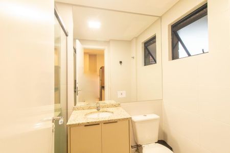Banheiro Social de apartamento para alugar com 1 quarto, 23m² em Novo Mundo, Curitiba