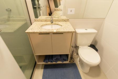 Banheiro Social de apartamento para alugar com 1 quarto, 23m² em Novo Mundo, Curitiba