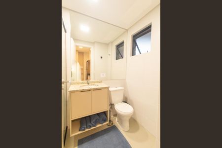 Banheiro Social de apartamento para alugar com 1 quarto, 23m² em Novo Mundo, Curitiba