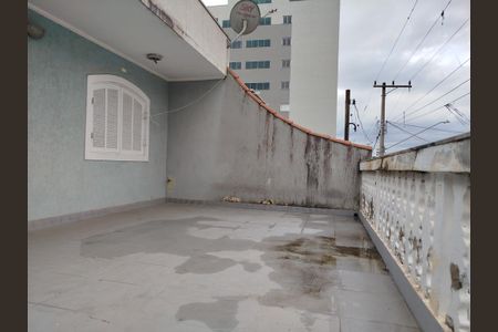 Casa para alugar com 170m², 3 quartos e 1 vaga Casa para alugar com 170m², 3 quartos e 1 vagaVaranda da suíte