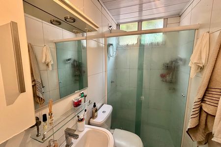 Banheiro  de apartamento à venda com 2 quartos, 49m² em Vila Sílvia, São Paulo