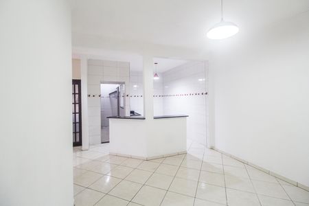 Casa para alugar com 70m², 2 quartos e 1 vaga Casa para alugar com 70m², 2 quartos e 1 vagaSala