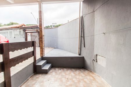 Casa para alugar com 70m², 2 quartos e 1 vaga Casa para alugar com 70m², 2 quartos e 1 vagaVaranda