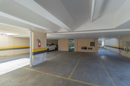 Apartamento à venda com 2 quartos, 72m² em Cabral, Contagem