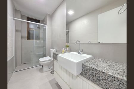 Apartamento à venda com 64m², 2 quartos e 2 vagas Apartamento à venda com 64m², 2 quartos e 2 vagasBanheiro Social