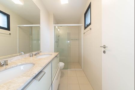 Apartamento para alugar com 96m², 2 quartos e 2 vagas Apartamento para alugar com 96m², 2 quartos e 2 vagasBanheiro da Suíte
