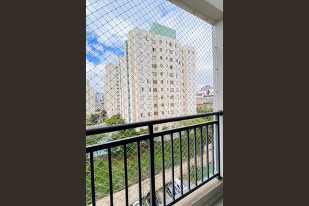 Apartamento à venda com 74m², 2 quartos e 1 vaga Apartamento à venda com 74m², 2 quartos e 1 vagaVaranda