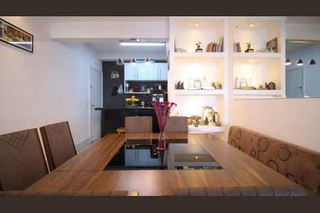 Apartamento à venda com 96m², 2 quartos e 2 vagas Apartamento à venda com 96m², 2 quartos e 2 vagasSala