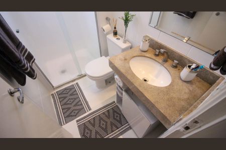 Apartamento à venda com 96m², 2 quartos e 2 vagas Apartamento à venda com 96m², 2 quartos e 2 vagasBanheiro da Suíte 1