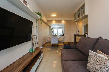 Sala de apartamento à venda com 2 quartos, 64m² em Vila Suzana, São Paulo
