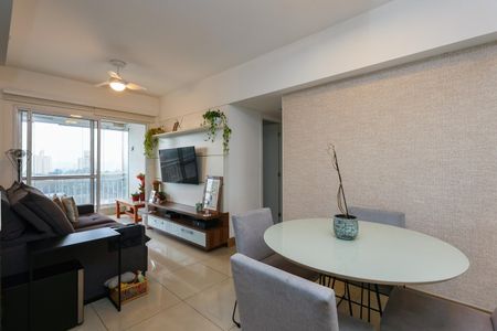Sala de apartamento à venda com 2 quartos, 64m² em Vila Suzana, São Paulo