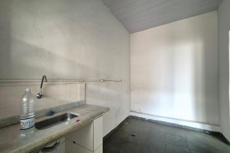 Casa à venda com 295m², 3 quartos e 3 vagasCozinha 