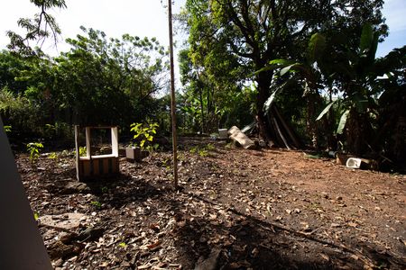 Casa à venda com 5m², 4 quartos e sem vagaQuintal