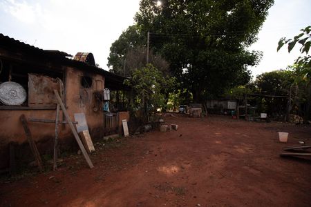 Casa à venda com 5m², 4 quartos e sem vagaQuintal