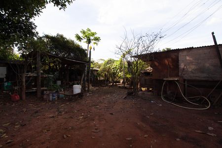Casa à venda com 5m², 4 quartos e sem vagaQuintal