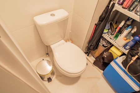 Apartamento para alugar com 231m², 4 quartos e 3 vagas Apartamento para alugar com 231m², 4 quartos e 3 vagasBanheiro de Serviço