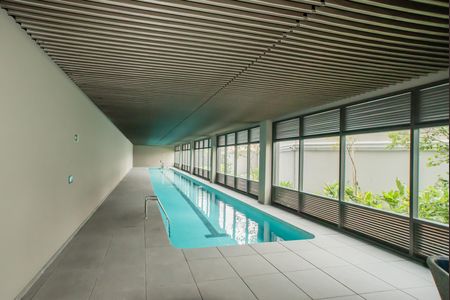 Apartamento para alugar com 231m², 4 quartos e 3 vagas Apartamento para alugar com 231m², 4 quartos e 3 vagasÁrea comum - Piscina coberta