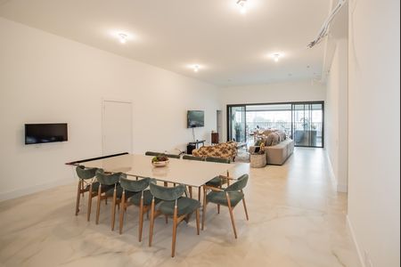 Apartamento para alugar com 231m², 4 quartos e 3 vagas Apartamento para alugar com 231m², 4 quartos e 3 vagasSala