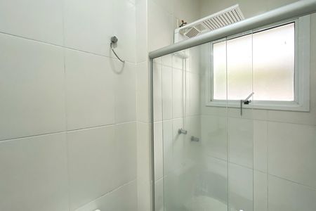 Apartamento à venda com 74m², 2 quartos e 2 vagas Apartamento à venda com 74m², 2 quartos e 2 vagasBanheiro da Suíte 1