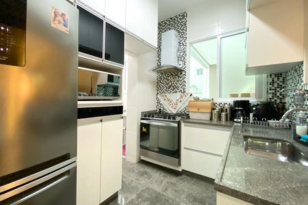 Apartamento à venda com 74m², 2 quartos e 2 vagas Apartamento à venda com 74m², 2 quartos e 2 vagasCozinha