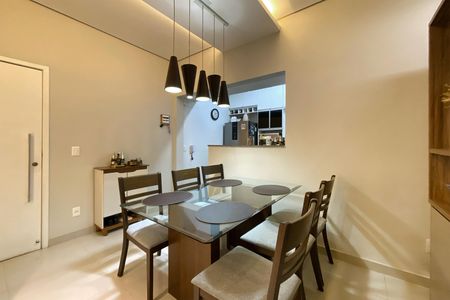 Apartamento à venda com 74m², 2 quartos e 2 vagas Apartamento à venda com 74m², 2 quartos e 2 vagasSala de Jantar