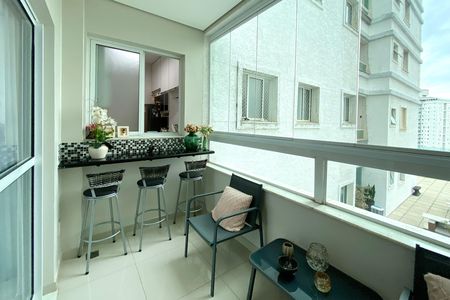 Apartamento à venda com 74m², 2 quartos e 2 vagas Apartamento à venda com 74m², 2 quartos e 2 vagasVaranda da Sala