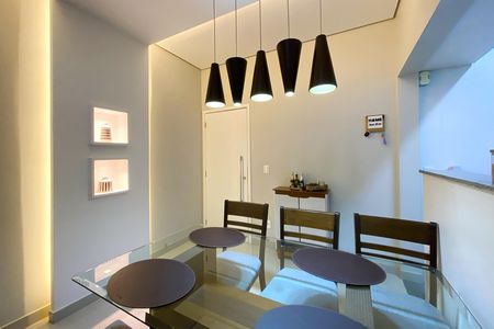 Apartamento à venda com 74m², 2 quartos e 2 vagas Apartamento à venda com 74m², 2 quartos e 2 vagasSala de Jantar