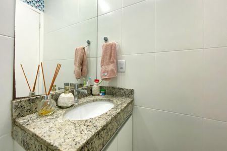 Apartamento à venda com 74m², 2 quartos e 2 vagas Apartamento à venda com 74m², 2 quartos e 2 vagasBanheiro