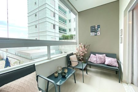 Apartamento à venda com 74m², 2 quartos e 2 vagas Apartamento à venda com 74m², 2 quartos e 2 vagasVaranda da Sala