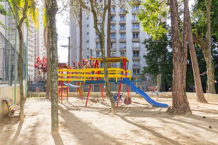 Apartamento para alugar com 70m², 2 quartos e 2 vagasÁrea comum - Playground