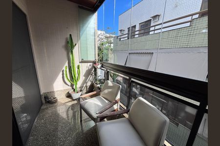 Apartamento à venda com 83m², 3 quartos e 2 vagas Apartamento à venda com 83m², 3 quartos e 2 vagasVaranda