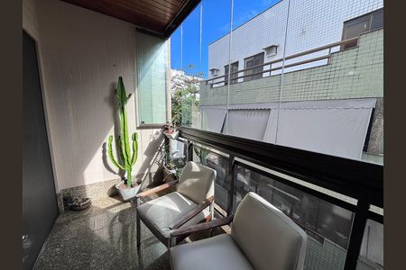 Apartamento à venda com 83m², 3 quartos e 2 vagas Apartamento à venda com 83m², 3 quartos e 2 vagasVaranda
