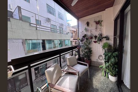 Apartamento à venda com 83m², 3 quartos e 2 vagas Apartamento à venda com 83m², 3 quartos e 2 vagasVaranda