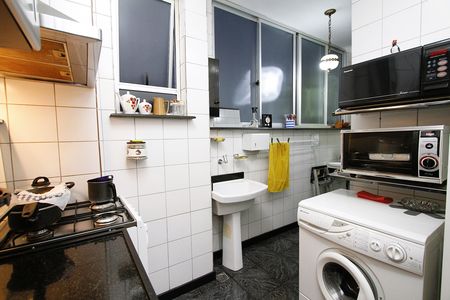 Apartamento à venda com 70m², 2 quartos e sem vagaCozinha e Área de Serviço