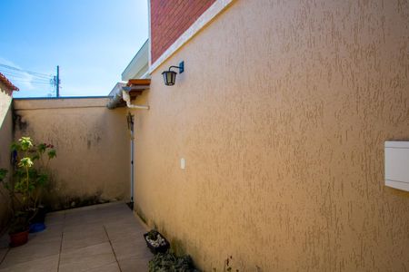 Quintal de casa à venda com 3 quartos, 176m² em Jardim Ocara, Santo André