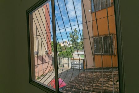 Apartamento à venda com 2 quartos, 48m² em Heliópolis, Belo Horizonte