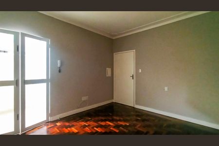 Sala e quarto  de kitnet/studio para alugar com 1 quarto, 37m² em Menino Deus, Porto Alegre