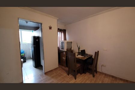 Sala de apartamento para alugar com 2 quartos, 45m² em Jardim Aracare, Itaquaquecetuba