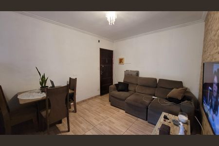 Sala de apartamento para alugar com 2 quartos, 45m² em Jardim Aracare, Itaquaquecetuba