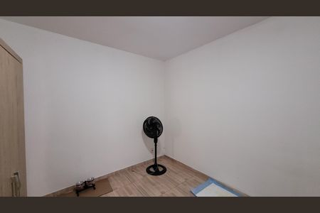 Quarto 02 de apartamento para alugar com 2 quartos, 45m² em Jardim Aracare, Itaquaquecetuba