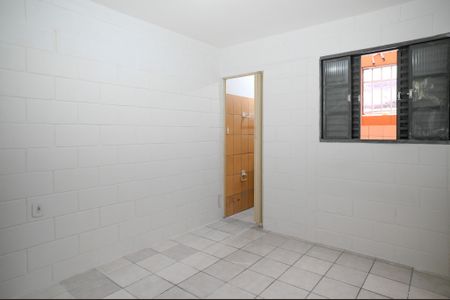 Quarto  de casa para alugar com 1 quarto, 25m² em Vila das Merces, São Paulo