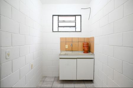 Sala/Cozinha de casa para alugar com 1 quarto, 25m² em Vila das Merces, São Paulo