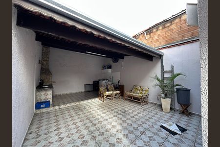 Casa para alugar com 88m², 2 quartos e 2 vagas Casa para alugar com 88m², 2 quartos e 2 vagasÁrea externa